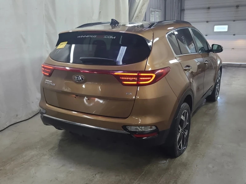 Kia Sportage EX* Камера* Пано* Подгрев, снимка 4 - Автомобили и джипове - 52317254