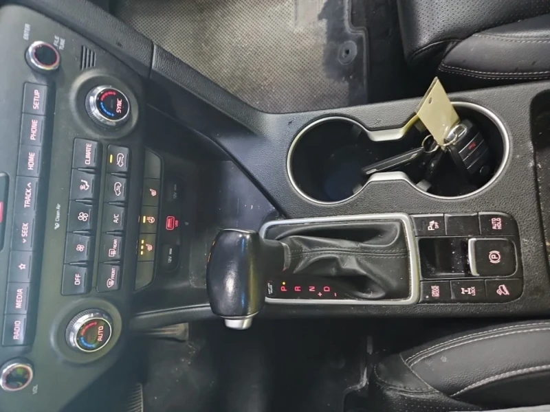 Kia Sportage EX* Камера* Пано* Подгрев, снимка 16 - Автомобили и джипове - 52317254