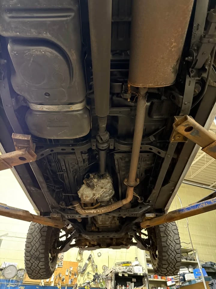 Toyota Tacoma * OFFROAD* NO RUST* CARPLAY* V6* , снимка 2 - Автомобили и джипове - 54023753