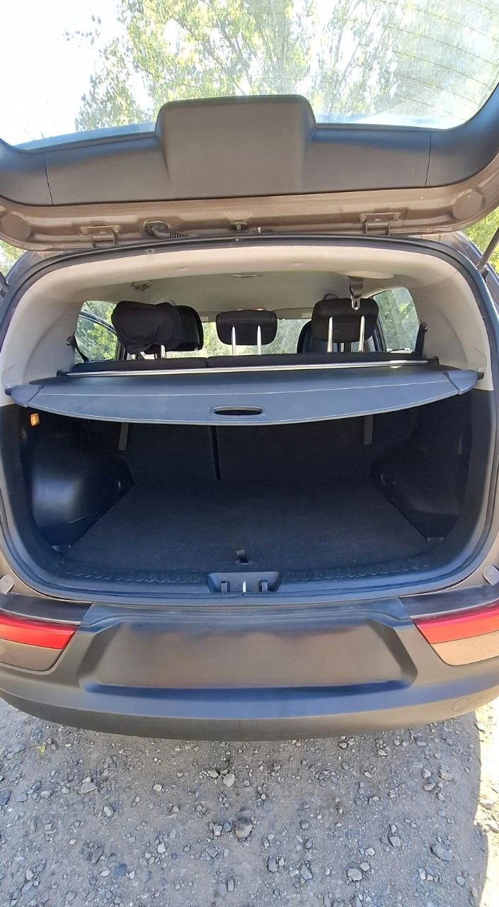 Kia Sportage, снимка 8 - Автомобили и джипове - 56389830