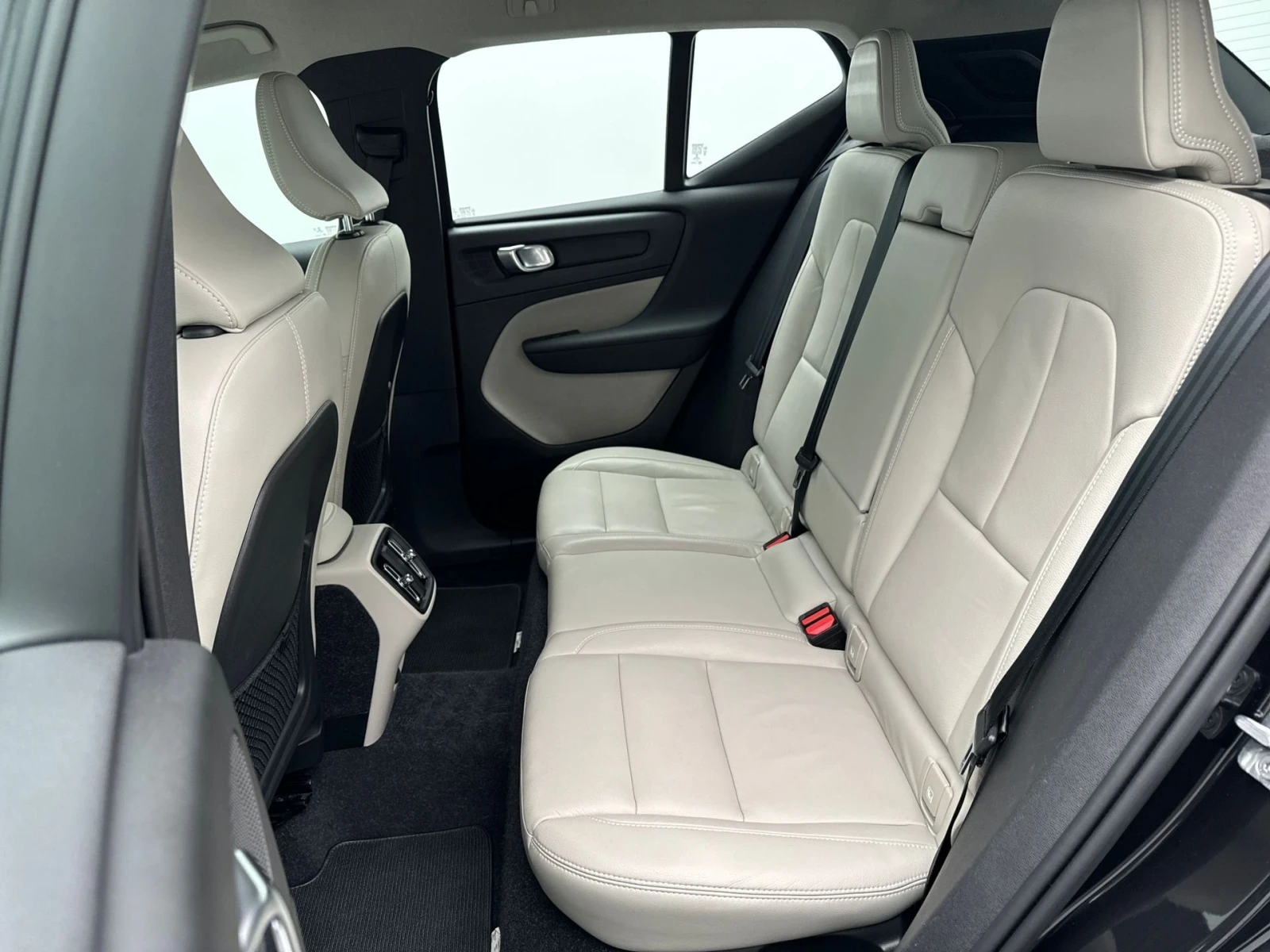 Volvo XC40 Inscription - изображение 9