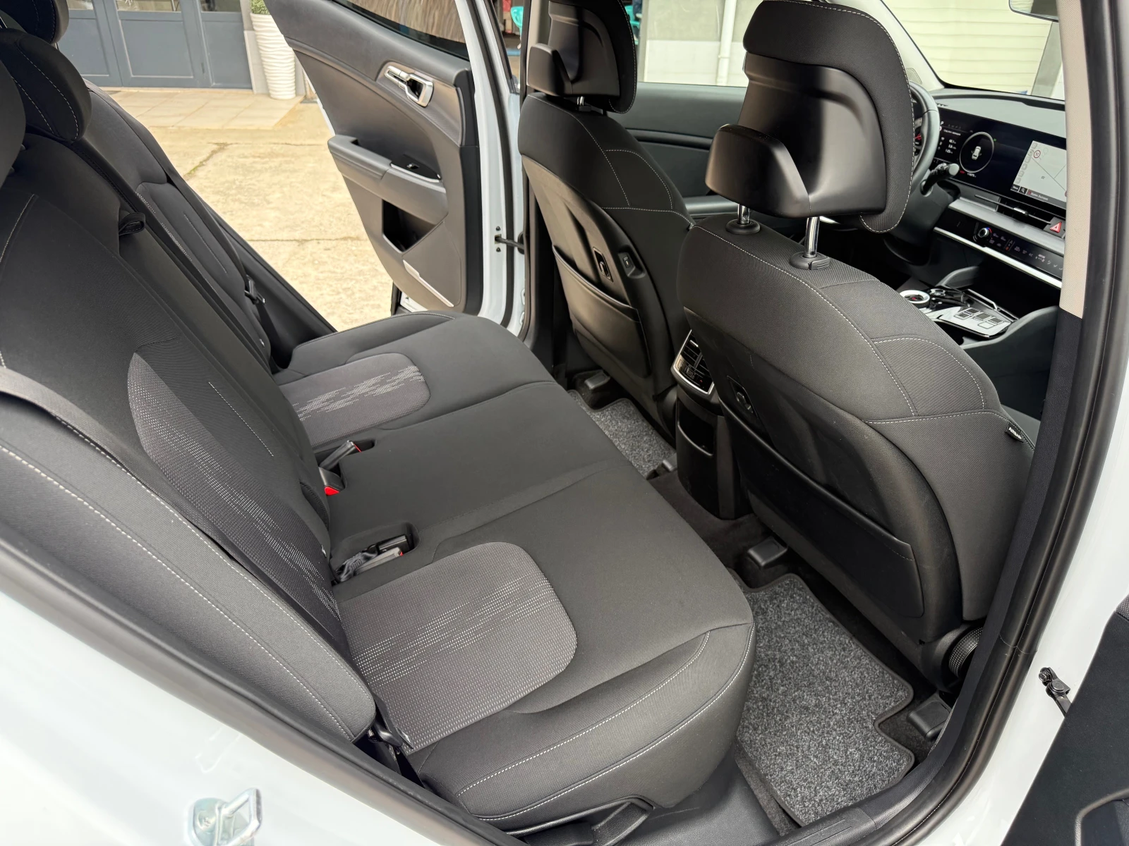 Kia Sportage 1.6T-GDi HEV 230к.с - изображение 10