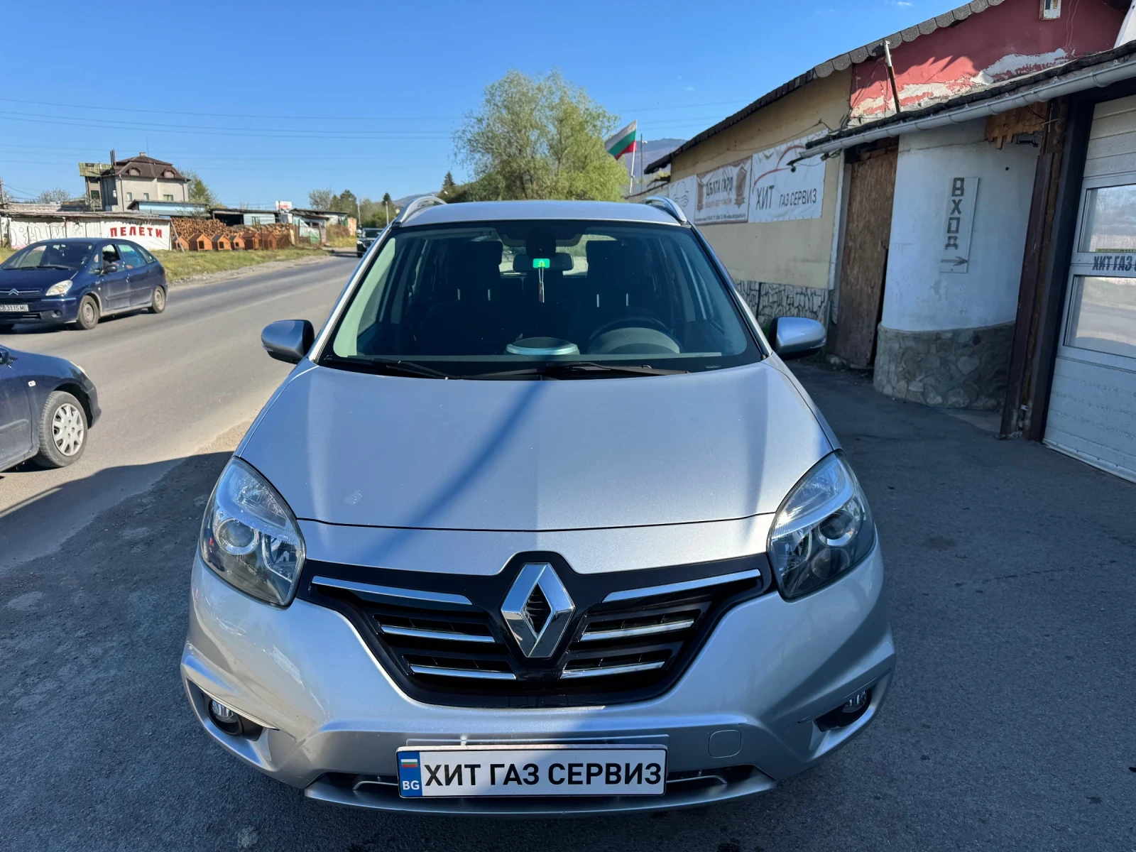 Renault Koleos 2.5 16V SWISS, снимка 2 - Автомобили и джипове - 52877966