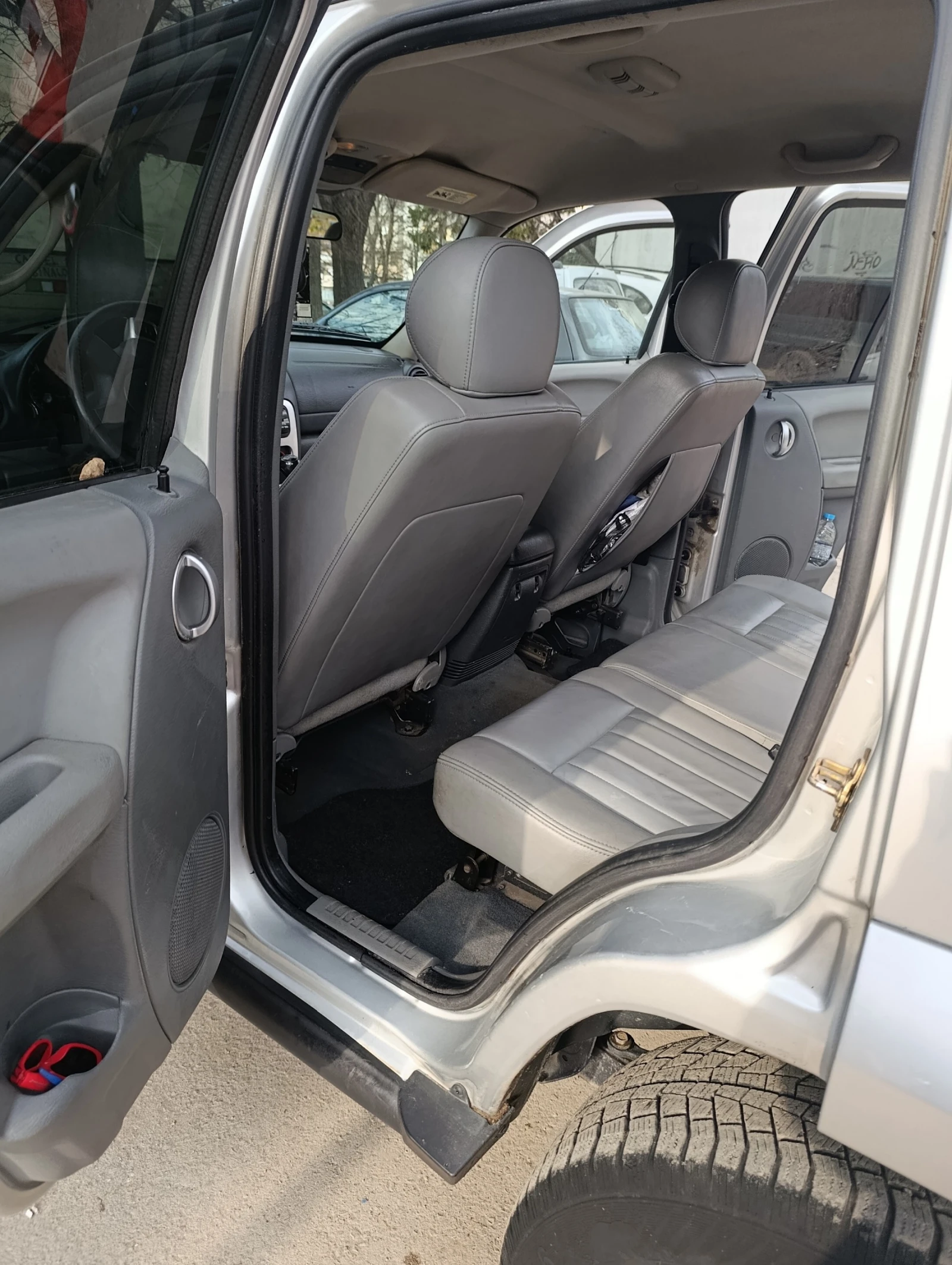 Jeep Cherokee 2.8 CRDI, снимка 8 - Автомобили и джипове - 53878095