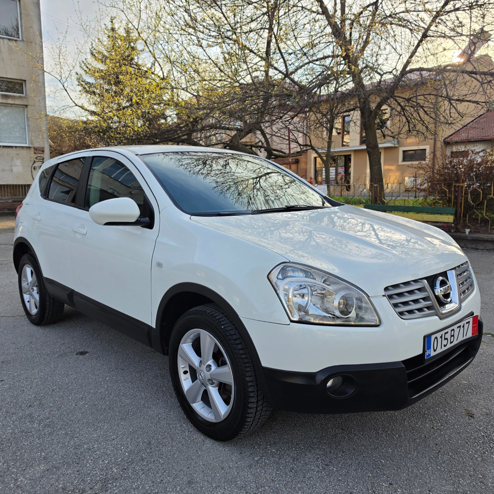 Nissan Qashqai 1.5DCI, снимка 3 - Автомобили и джипове - 54124886