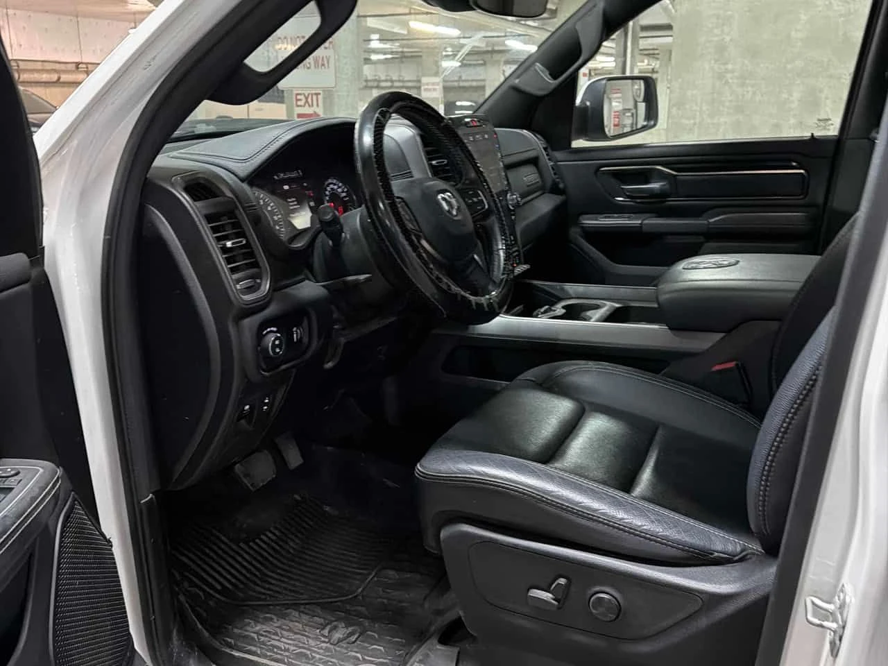 Dodge RAM 1500 * Sport * CARFAX * БЕЗ ПЪРВОНАЧАЛНА ВНОСКА, снимка 5 - Автомобили и джипове - 54735589