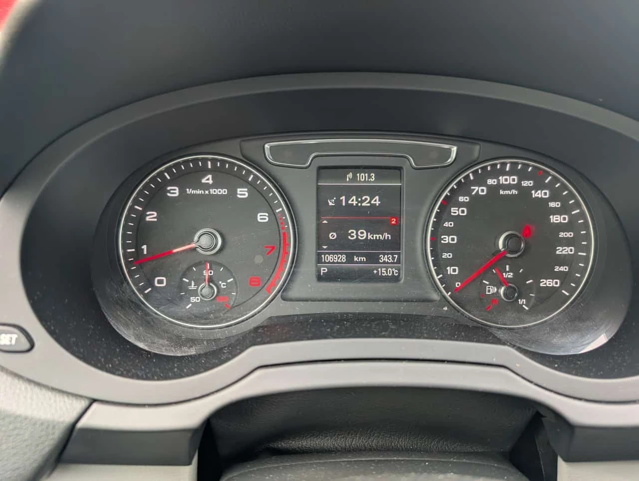 Audi Q3 * Komfort * CARFAX * БЕЗ ПЪРВОНАЧАЛНА ВНОСКА, снимка 8 - Автомобили и джипове - 56170163