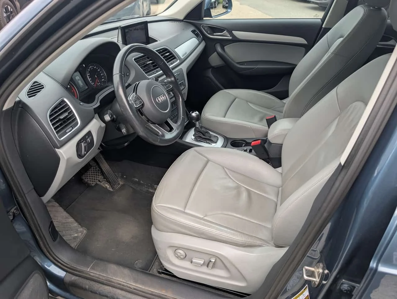 Audi Q3 * Komfort * CARFAX * БЕЗ ПЪРВОНАЧАЛНА ВНОСКА, снимка 5 - Автомобили и джипове - 56170163