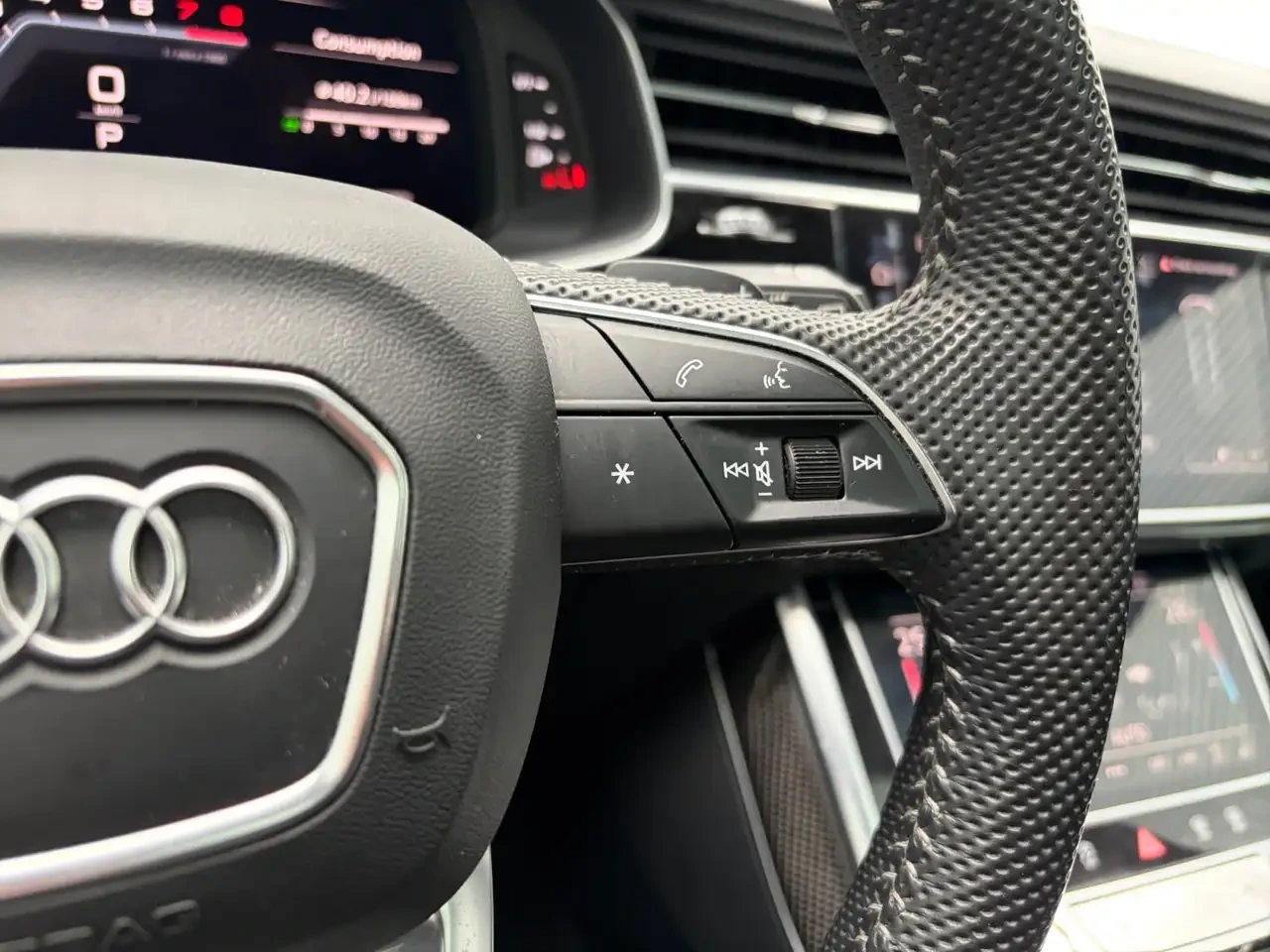 Audi SQ7, снимка 13 - Автомобили и джипове - 56227058