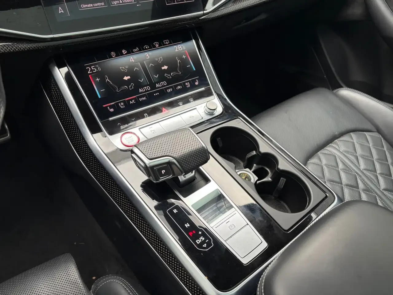 Audi SQ7, снимка 15 - Автомобили и джипове - 56227058