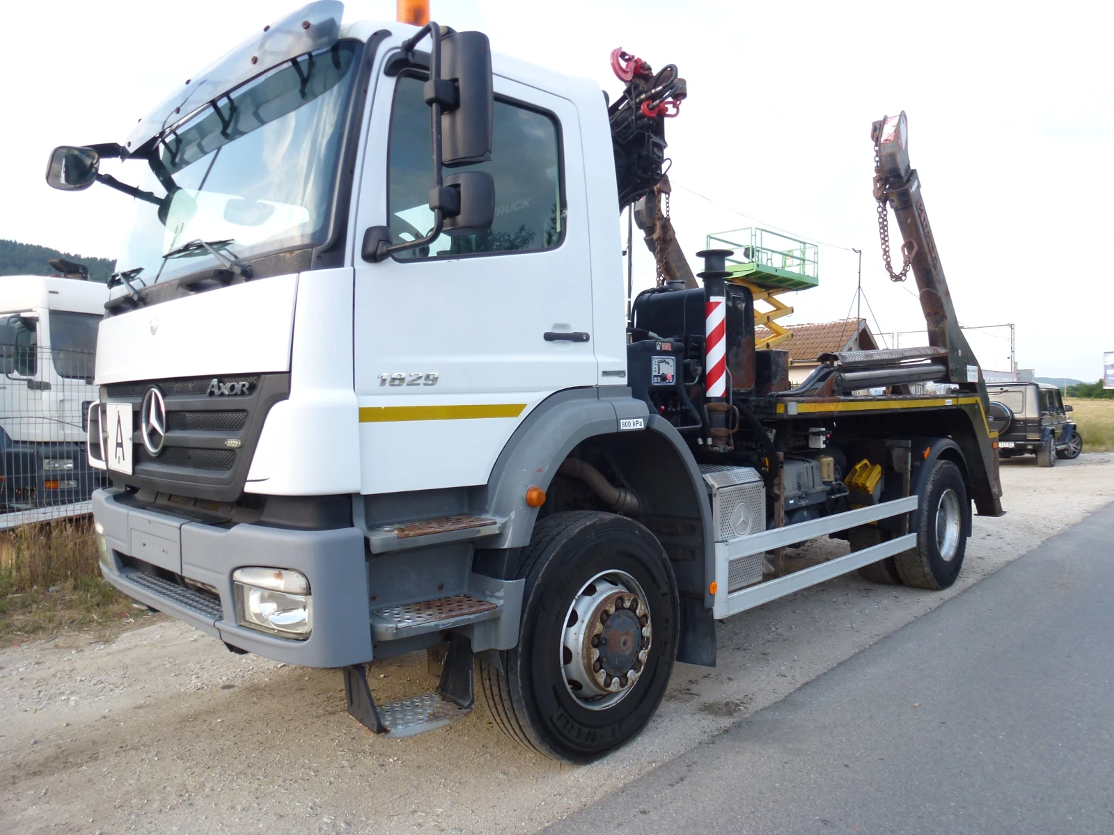 Mercedes-Benz Actros AXOR 4x4 с КРАН