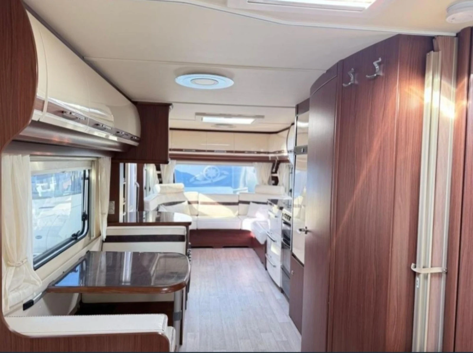 Каравана Fendt, снимка 7 - Каравани и кемпери - 54138362