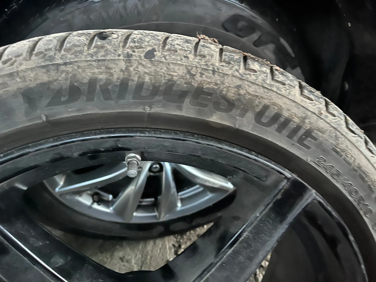 Гуми Летни 245/40R19