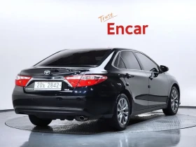 Toyota Camry 2.5 XLE, снимка 2