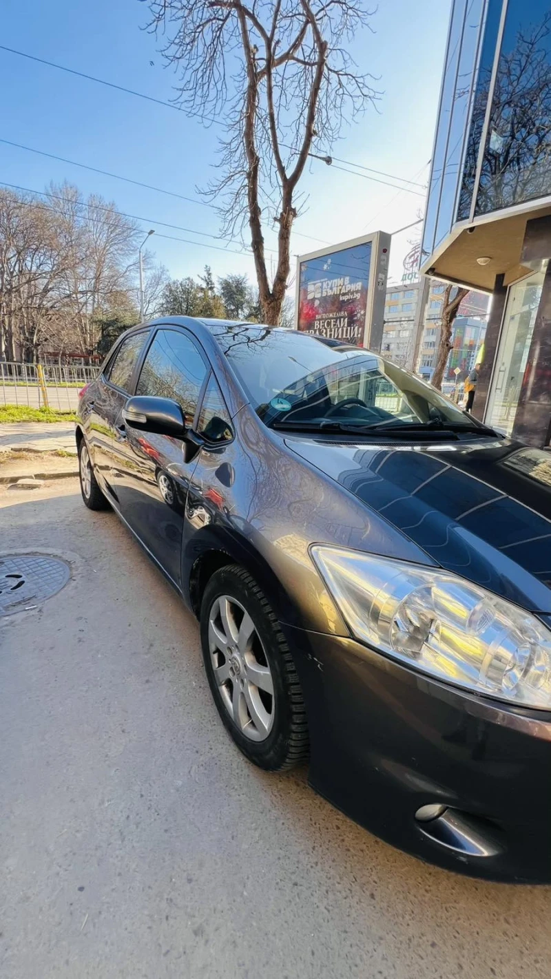 Toyota Auris 2.0 D4D, снимка 2 - Автомобили и джипове - 48740967