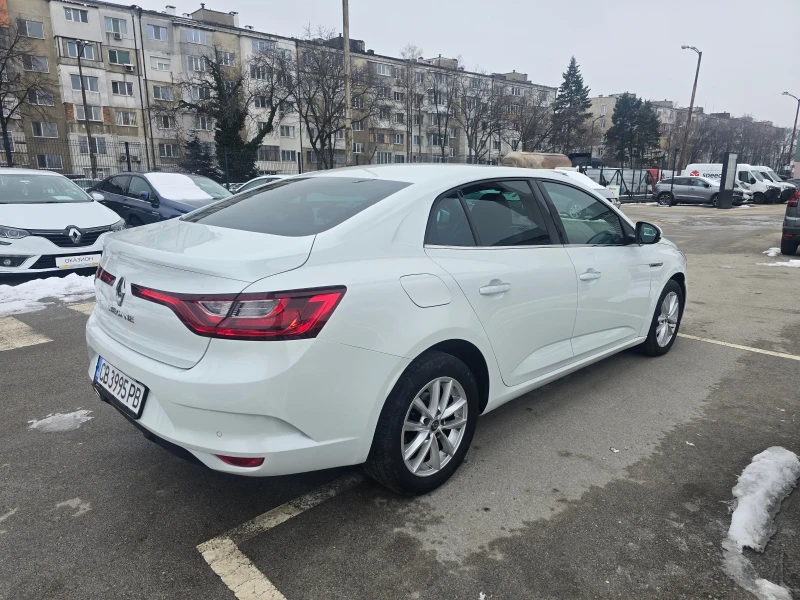 Renault Megane 1.3 Tce, снимка 5 - Автомобили и джипове - 48878250