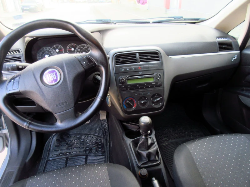 Fiat Punto Grande 1.2i, снимка 11 - Автомобили и джипове - 49164240