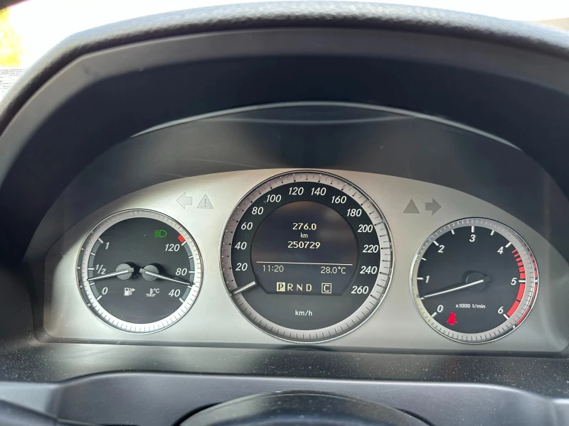 Mercedes-Benz C 320 4motion, снимка 8 - Автомобили и джипове - 49296292