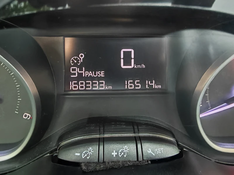 Peugeot 2008 1.6HDI, снимка 14 - Автомобили и джипове - 52090597