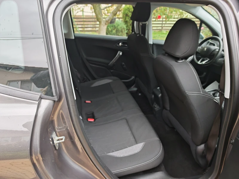 Peugeot 2008 1.6HDI, снимка 10 - Автомобили и джипове - 52090597