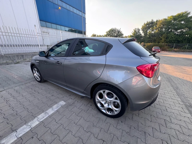 Alfa Romeo Giulietta, снимка 6 - Автомобили и джипове - 53460078