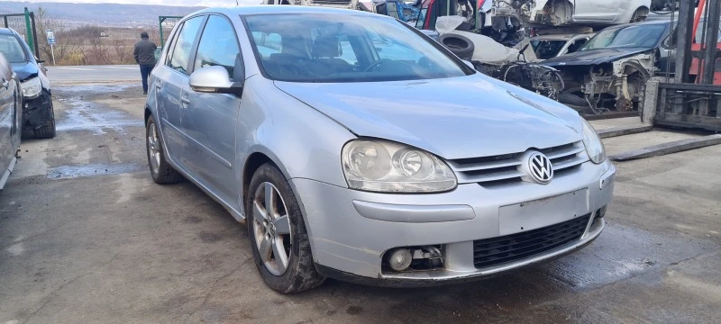VW Golf 2.0TDI 6-скорости 2бр. - 11 лв. - 24948711 | Car24.bg