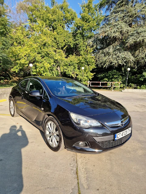 Opel Astra GTC 1.7 Sport, снимка 3 - Автомобили и джипове - 53932418
