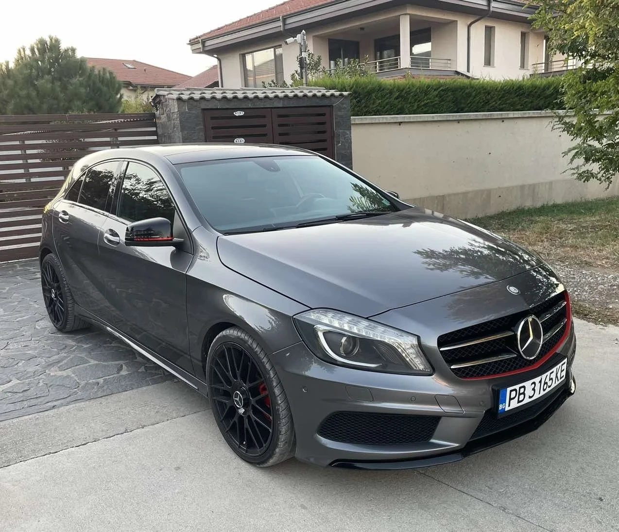 Mercedes-Benz A 220 AMG SPORT PAKET + AUTOMAT+ CARBON + PANORAMA - изображение 3