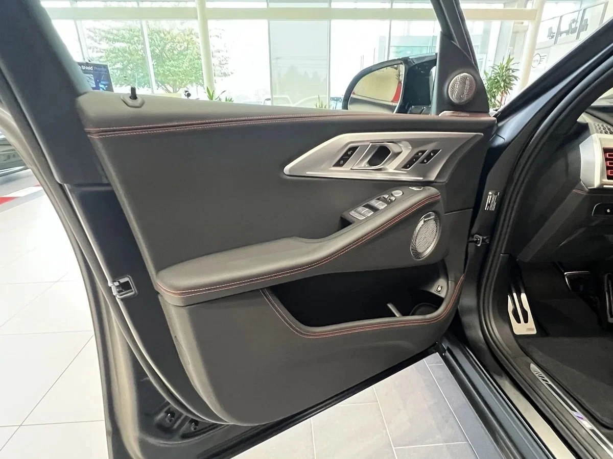 BMW XM Label 4.4 xDrive - изображение 10