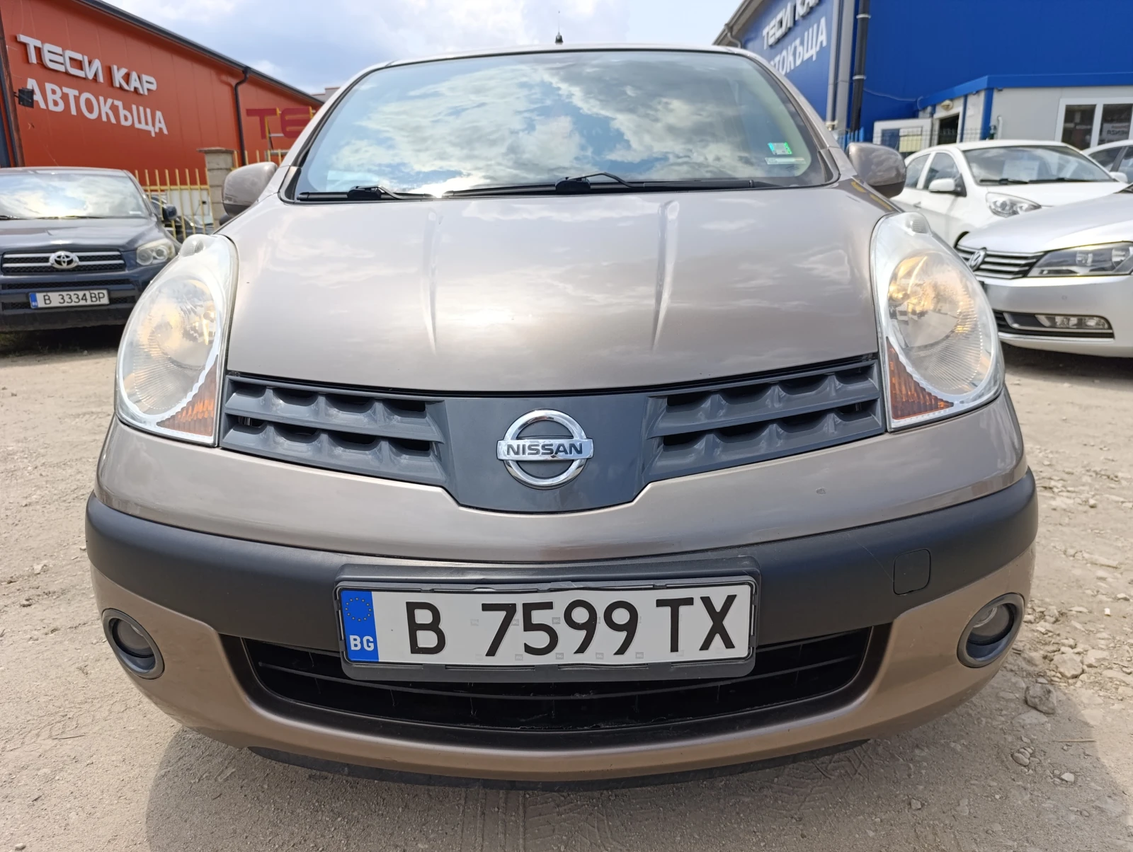 Nissan Note 1.6i 16V АВТ. - изображение 3