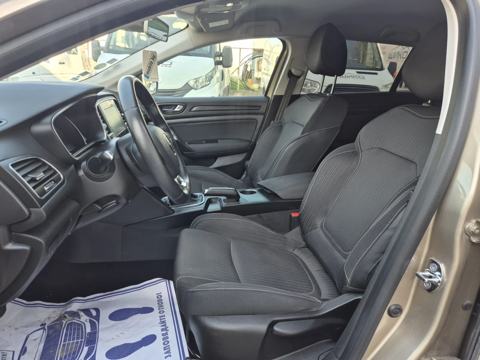 Renault Megane 1.5dCi-Navi, снимка 7 - Автомобили и джипове - 52495016