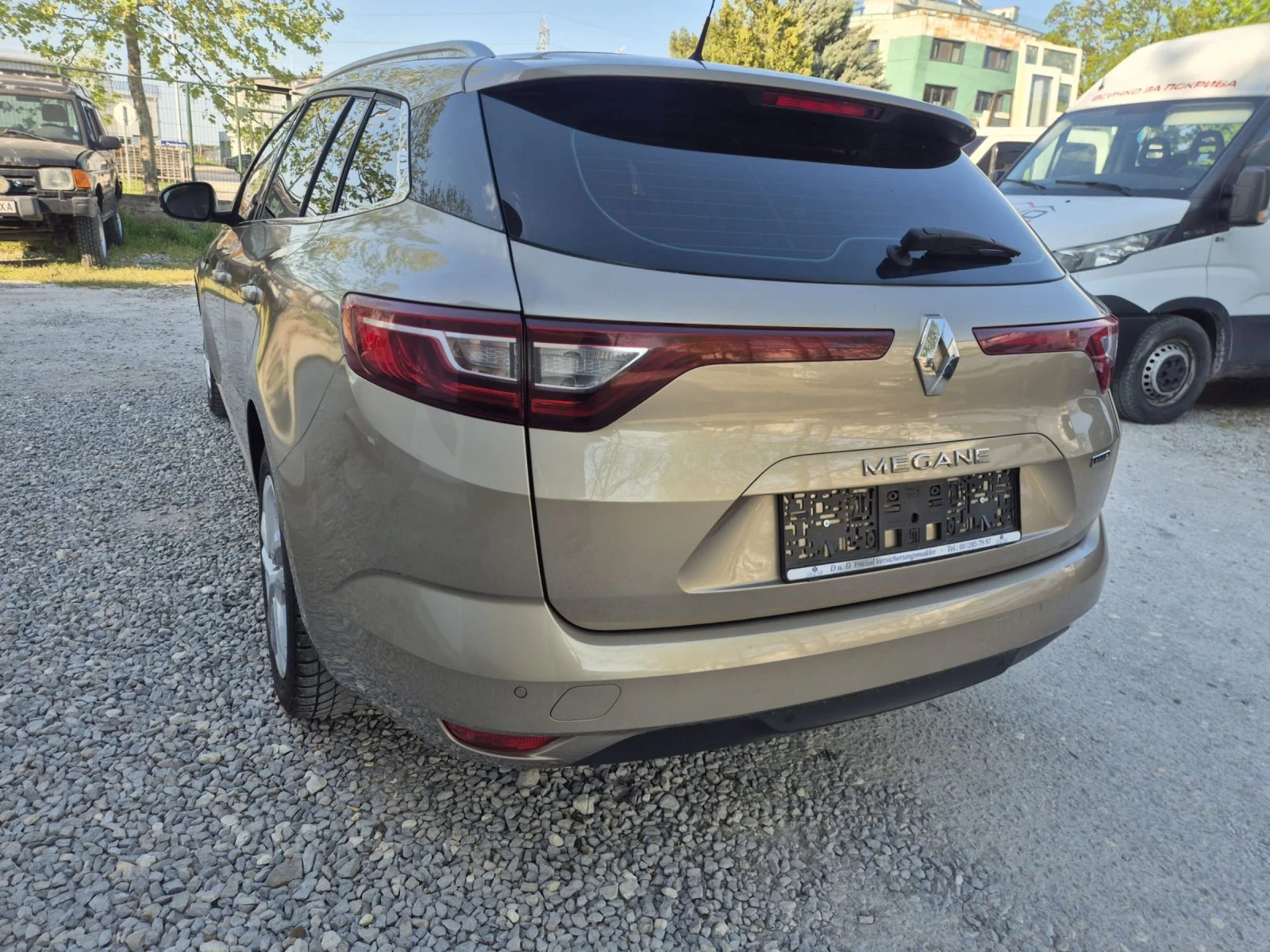 Renault Megane 1.5dCi-Navi, снимка 4 - Автомобили и джипове - 52495016