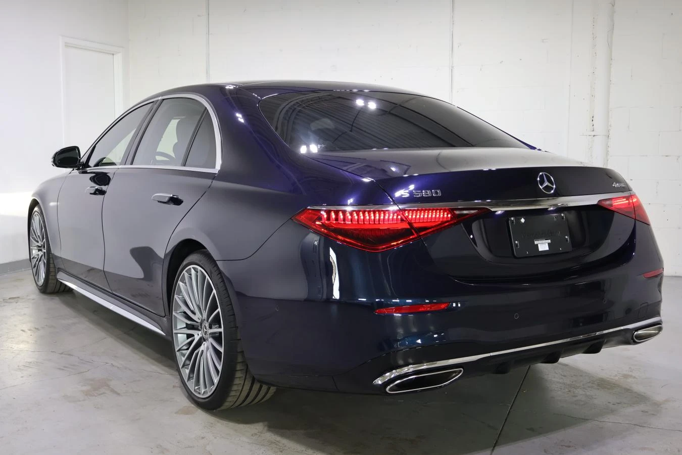 Mercedes-Benz S 580 4MATIC* AWD* АвтоКредит* (ЦЕНА ДО БГ) - изображение 3