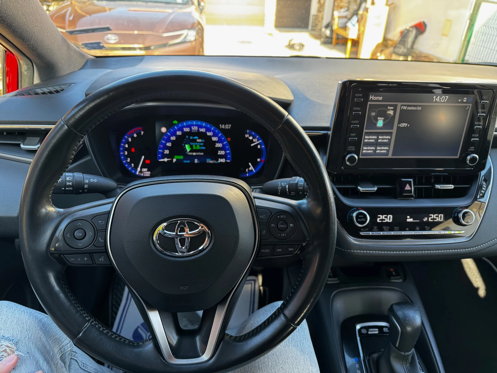 Toyota Corolla 1.8 Hybrid (HEV Special) | Mobile.bg � ����������� 12