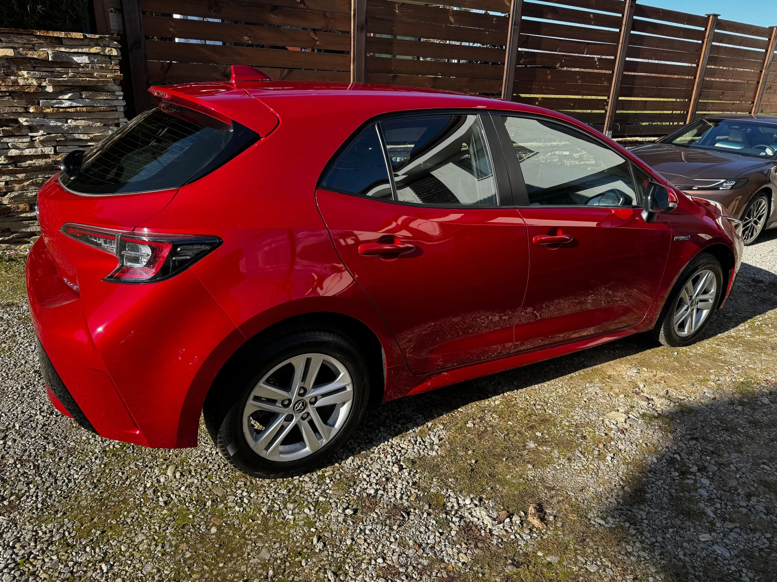 Toyota Corolla 1.8 Hybrid (HEV Special) - изображение 4