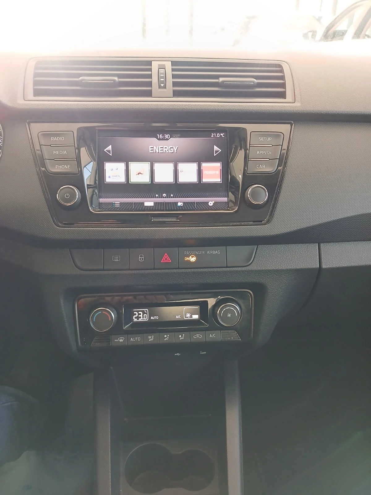 Skoda Fabia Ambition 1.0 MPI/60 к.с - изображение 10