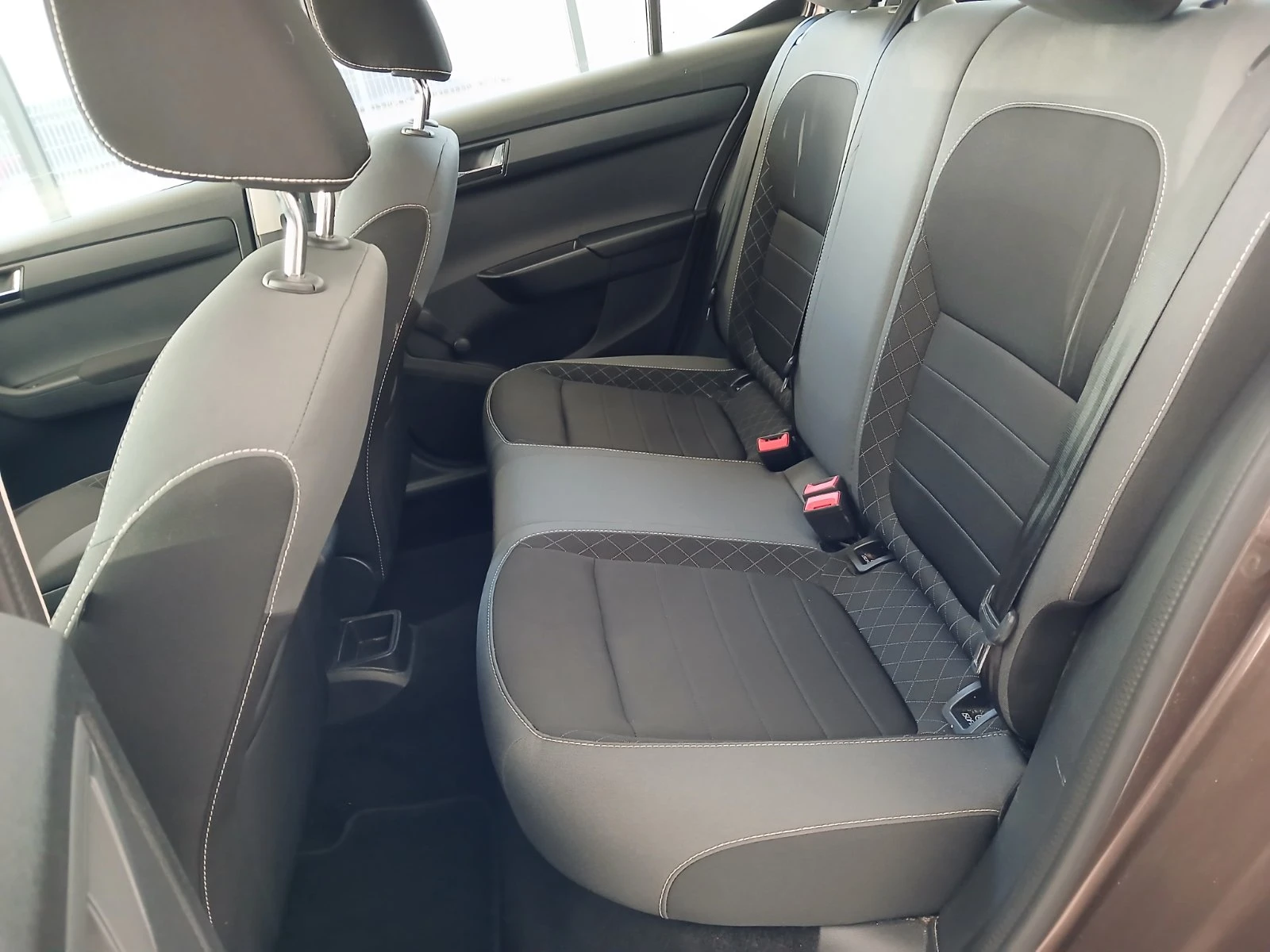 Skoda Fabia Ambition 1.0 MPI/60 к.с - изображение 7