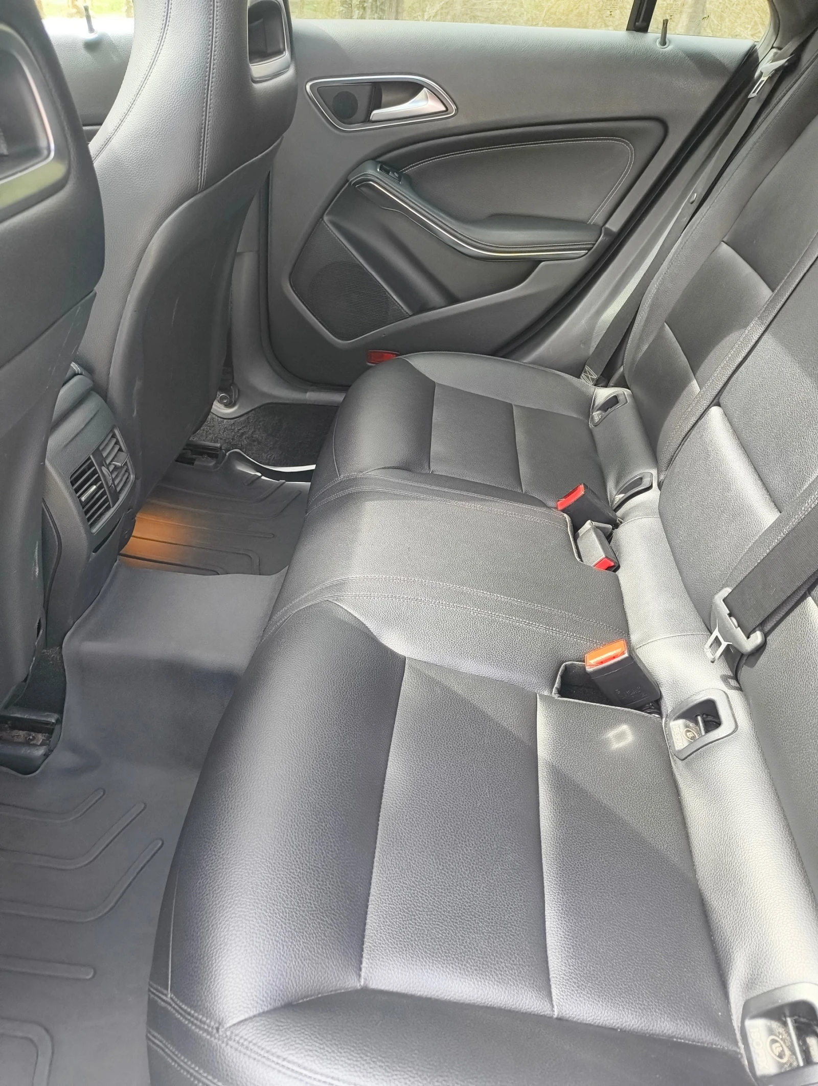 Mercedes-Benz CLA 250 4Matic AMG Sport Packet - 211hp, снимка 12 - Автомобили и джипове - 54150033