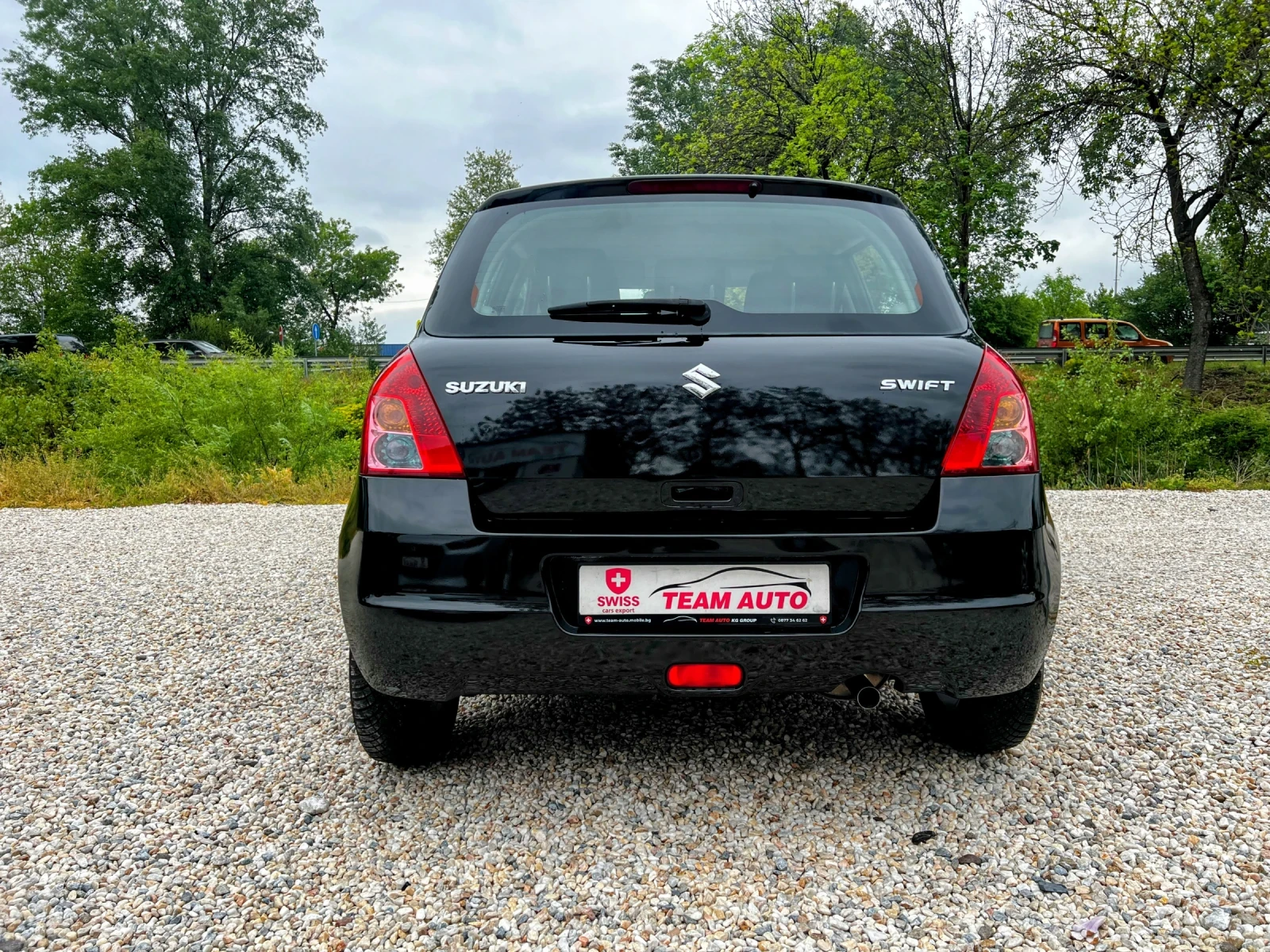 Suzuki Swift 1.3i 151000km. SWISS EDITION, снимка 4 - Автомобили и джипове - 54363902