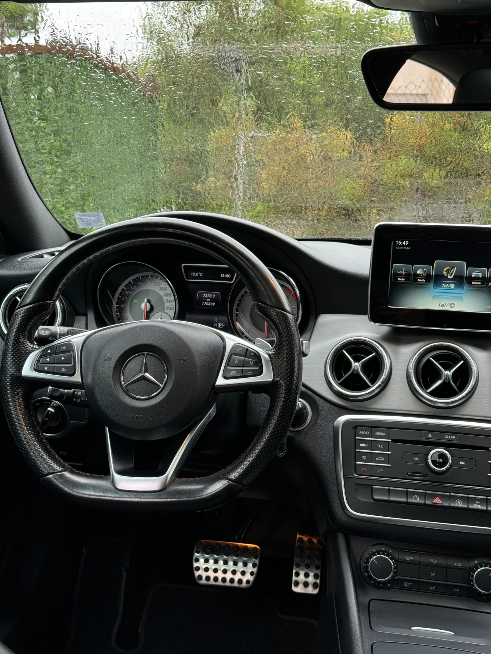 Mercedes-Benz CLA 220 4Matic, снимка 10 - Автомобили и джипове - 54379438
