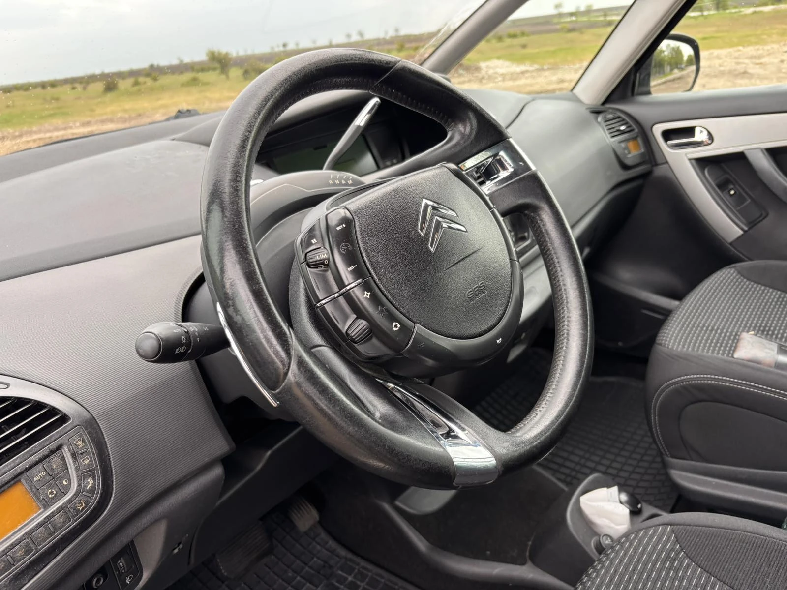 Citroen C4 Picasso, снимка 8 - Автомобили и джипове - 54487544