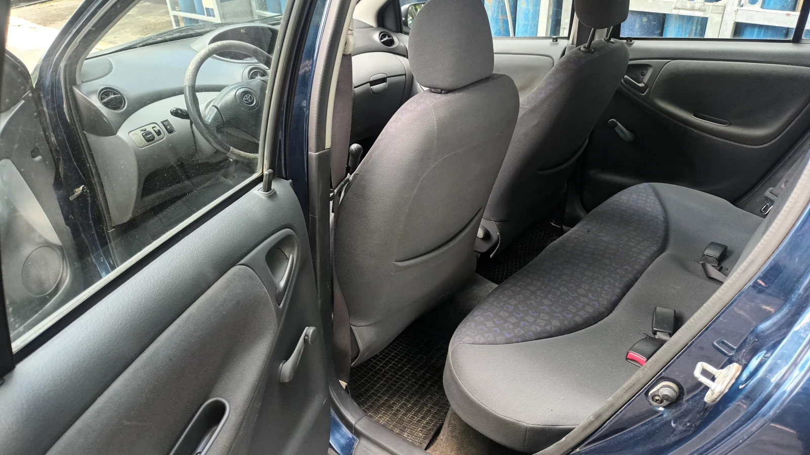 Toyota Yaris, снимка 16 - Автомобили и джипове - 54597797