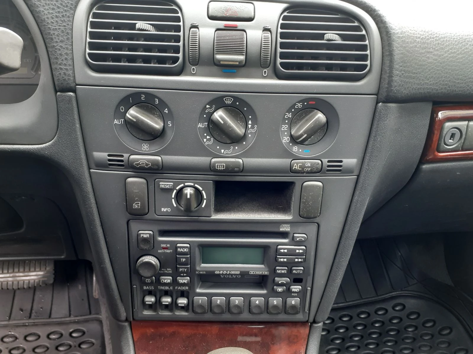 Volvo S40 Инжекцион 2.0, снимка 2 - Автомобили и джипове - 54804836