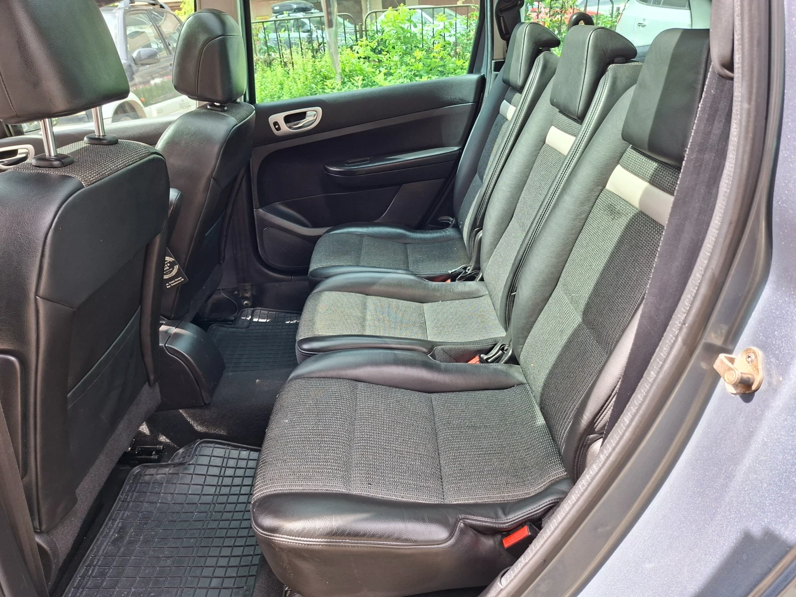 Peugeot 307 1.6 HDI Панорама , снимка 11 - Автомобили и джипове - 54920945