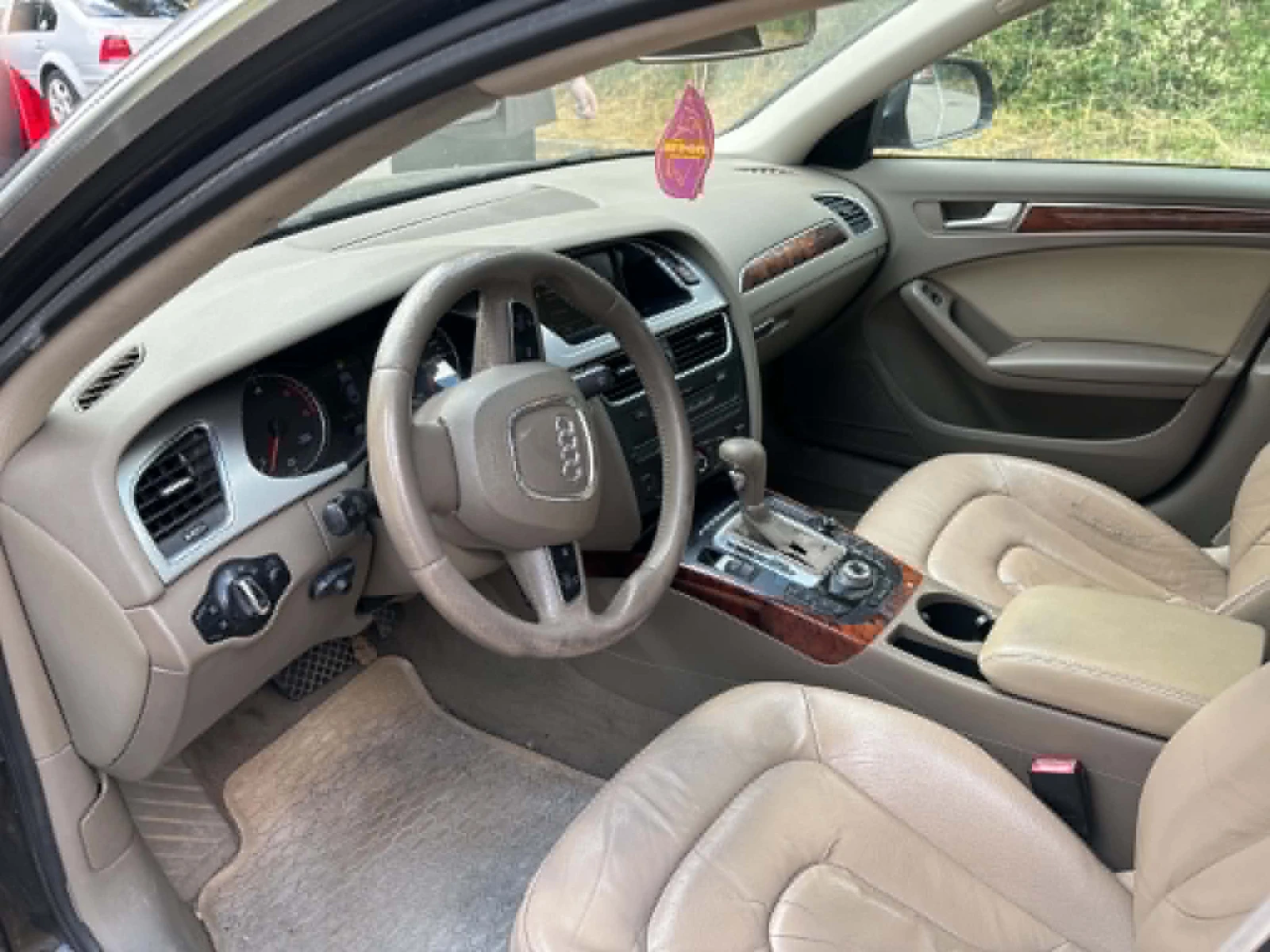 Audi A4 Limousine 1.6 TDI Automatic   Кожа   Навигация   П, снимка 5 - Автомобили и джипове - 55155352