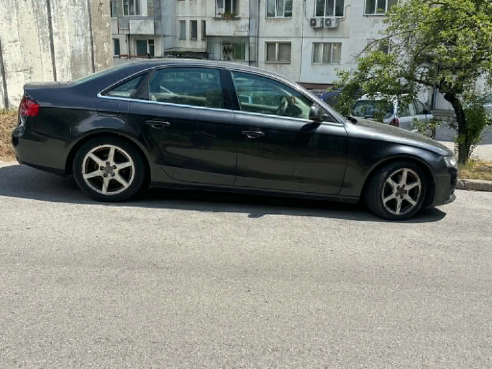 Audi A4 Limousine 1.6 TDI Automatic   Кожа   Навигация   П, снимка 2 - Автомобили и джипове - 55155352