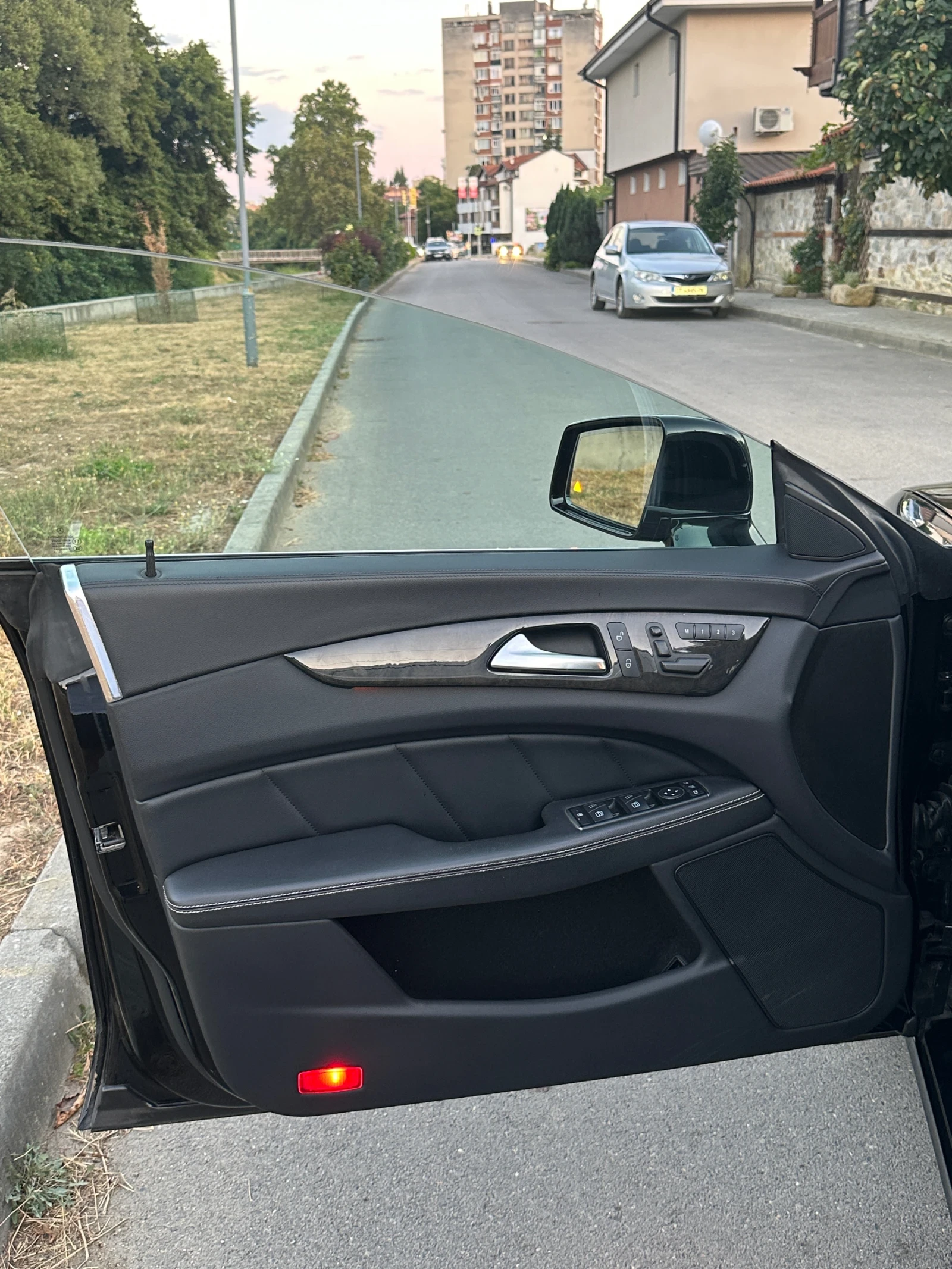Mercedes-Benz CLS 550 4MATIC, снимка 10 - Автомобили и джипове - 55675216