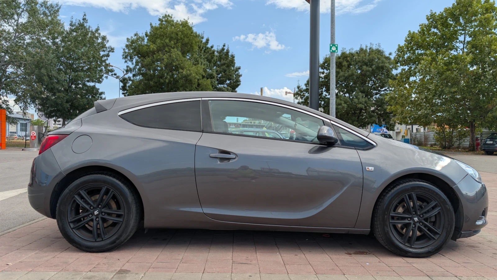 Opel Astra GTC, снимка 6 - Автомобили и джипове - 55905549