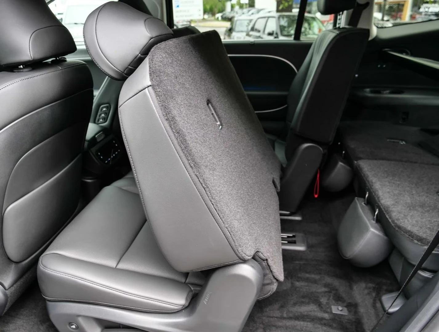 Hyundai IONIQ 9 Uniq* AWD* 7seats* 110kWh, снимка 8 - Автомобили и джипове - 56020184