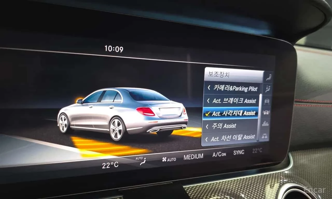 Mercedes-Benz E 43 AMG * ОБДУХВАНЕ * DISTRONIC * БЕЗ ИНЦИДЕНТИ *  , снимка 11 - Автомобили и джипове - 56326745